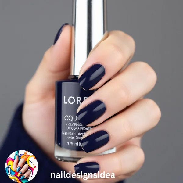 Because gel-based top coats increase durability and gloss, they're a fantastic option for navy nails. 