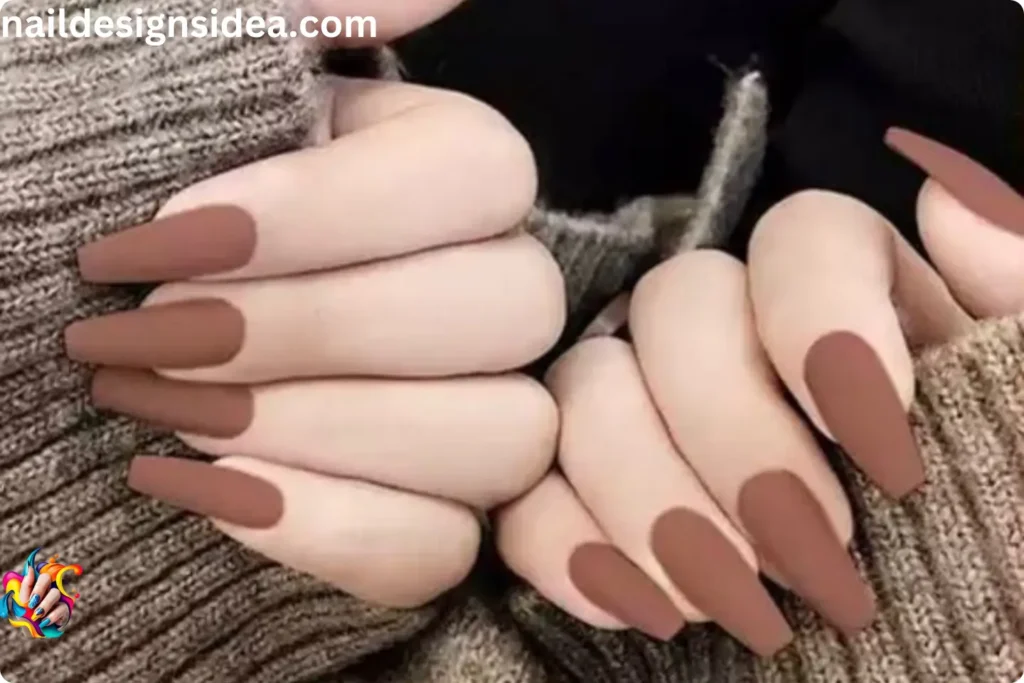 Mocha Mousse Coffin Nails με Strass