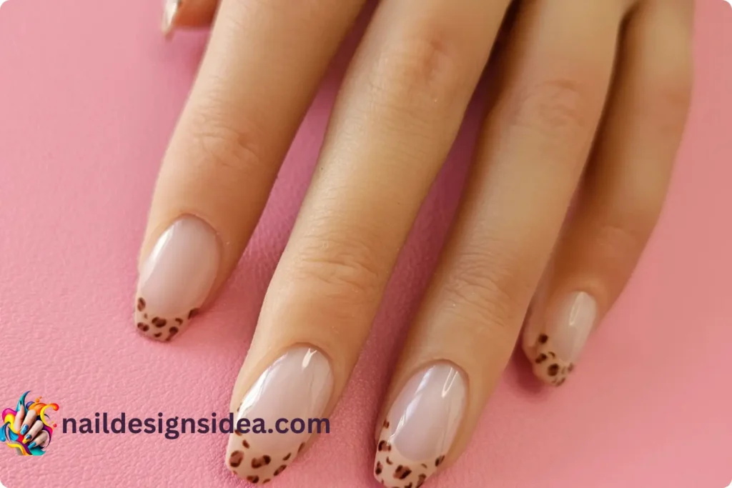 Short nails with leopard print tips